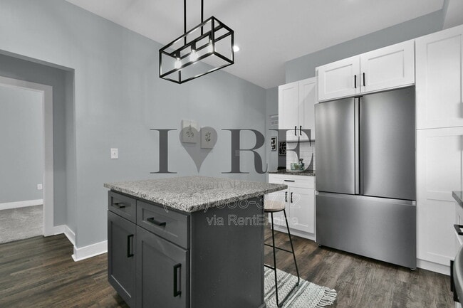 Building Photo - 429 E Mithoff St