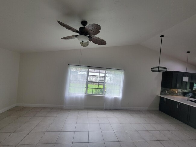 Building Photo - 104 Arrowhead Cir