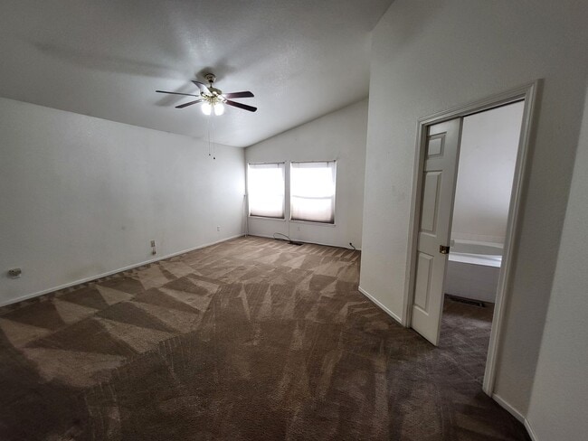 Building Photo - 323 Stillwater Dr