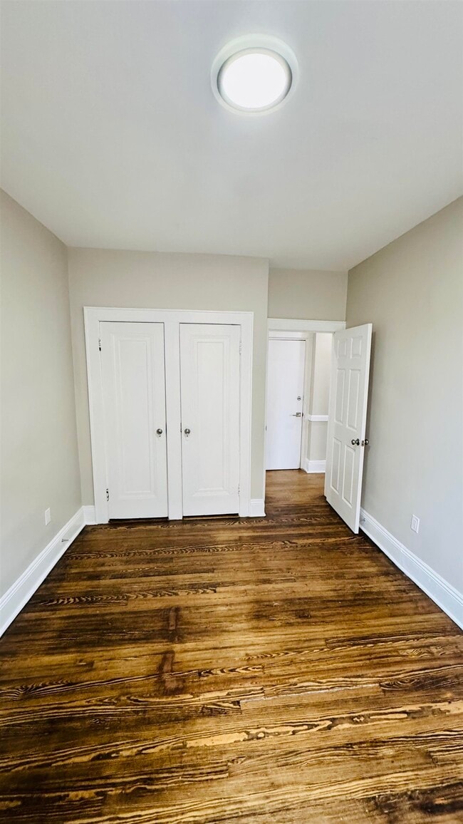 Building Photo - 682 Summit Ave