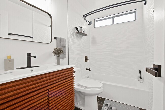 Building Photo - 14112 Yukon Ave