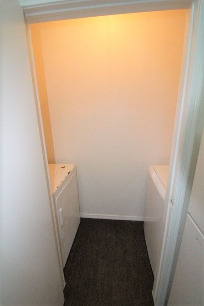 Building Photo - Edgecreek Condo