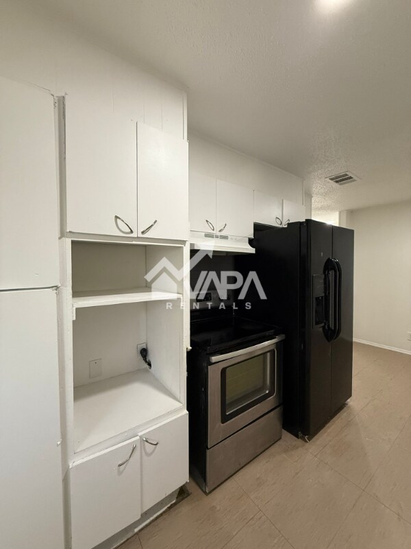 Building Photo - 7802 Quirt Dr