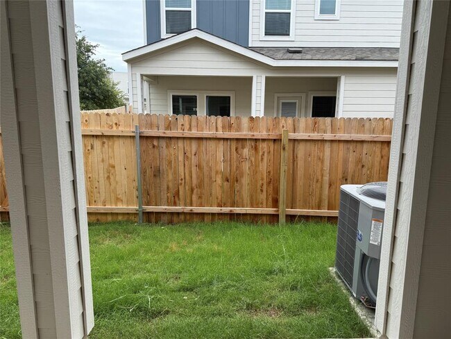 Building Photo - 1850 Settlers Glen Dr