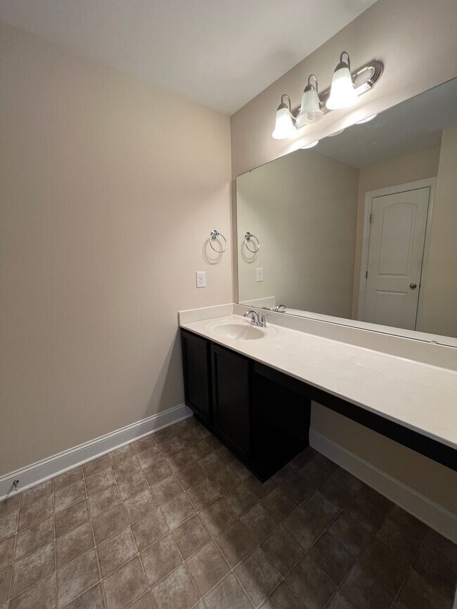Building Photo - Beautiful 4 Bedroom, 3 Bath Home in Hope M...