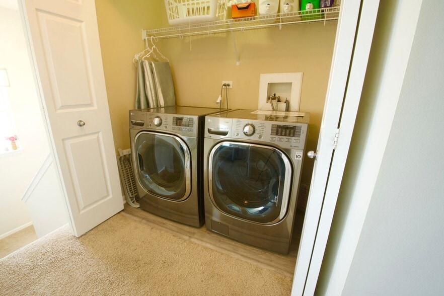 Building Photo - 3128 Valley Falls St