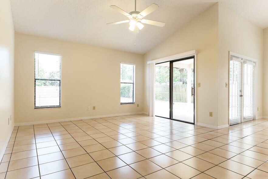 Building Photo - 3116 S Horizon Pl