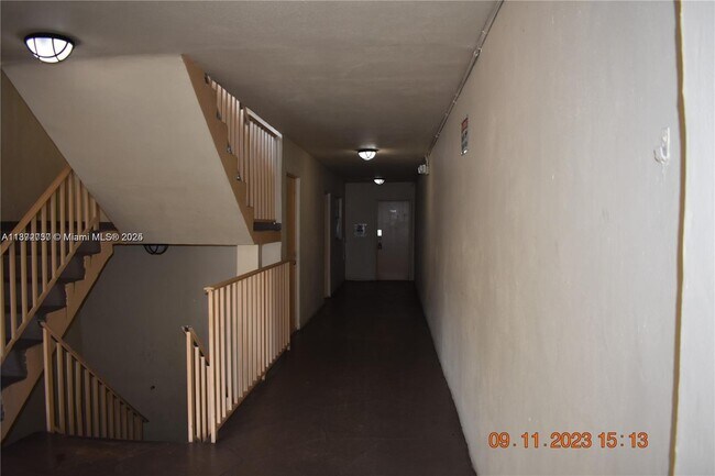 Building Photo - 11855 NE 19th Dr