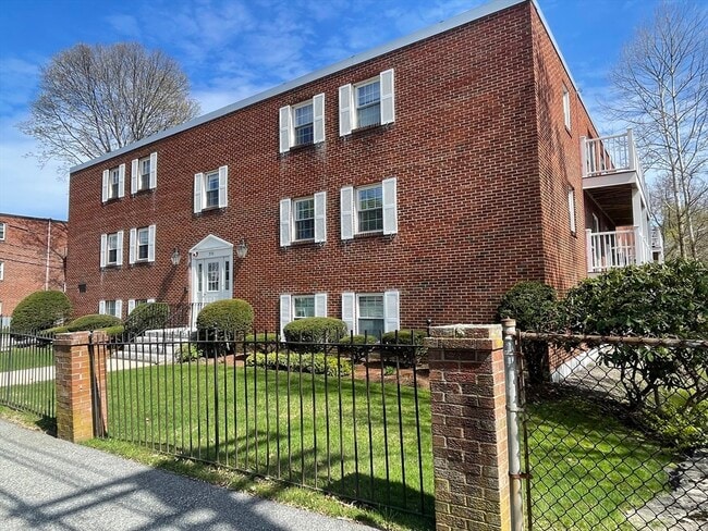 Building Photo - 276 Albion St