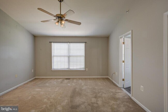 Building Photo - 4624 Kings Mill Way