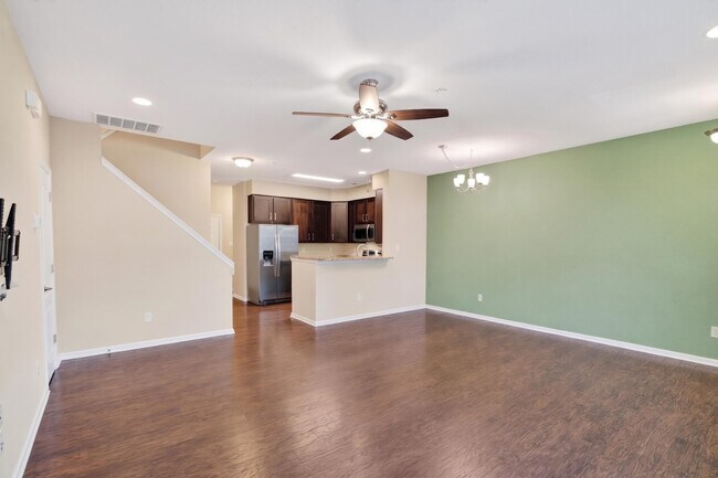 Building Photo - Beautiful 3-Bedroom Townhome in Hampton, VA | Available Sept 21