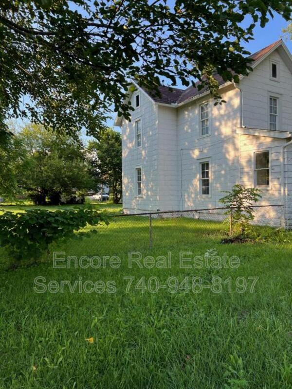 Building Photo - 526 Daniel Ave