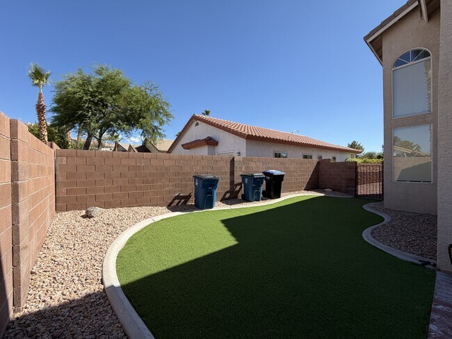 Building Photo - 2456 Sheltered Meadows Ln