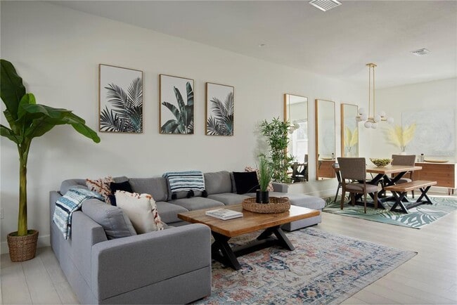 Building Photo - 4919 N Nebraska Ave