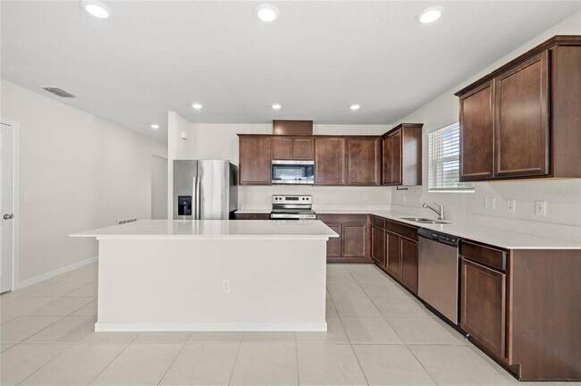 Building Photo - 1575 Aspen Ave