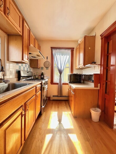 Building Photo - 99 Litchfield St