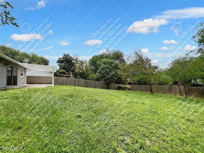 Building Photo - 8411 Collingwood-