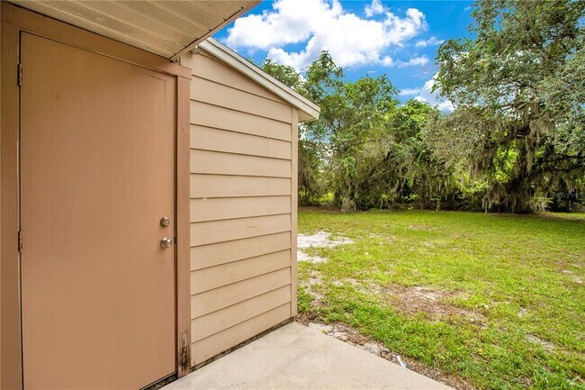 Building Photo - 2610 Adela Ave