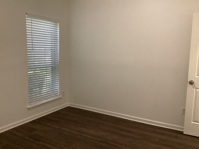 Building Photo - 1601 Oak Pl Ct