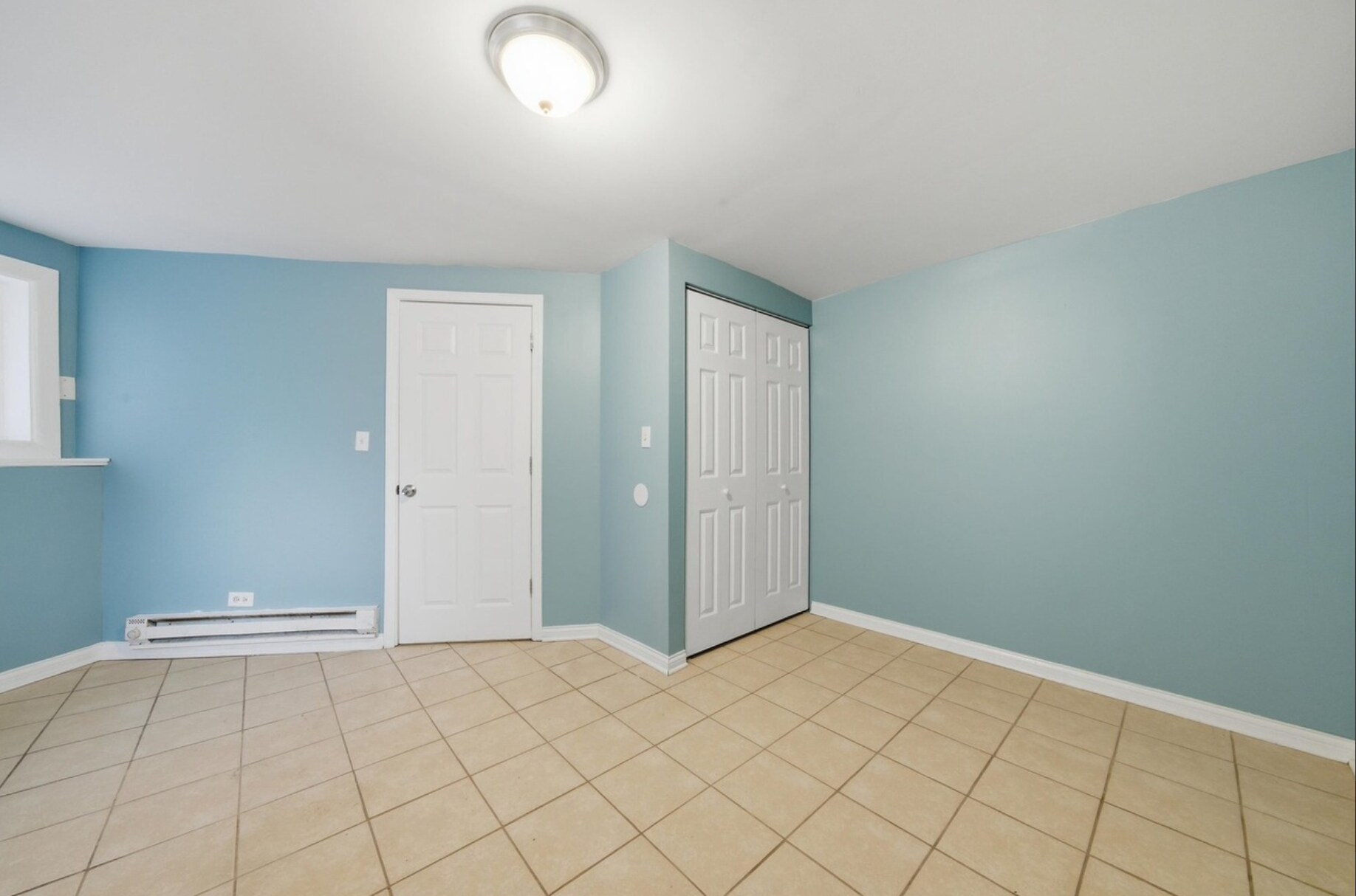 Building Photo - 7442 S Langley Ave