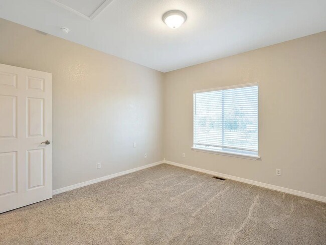 Building Photo - 2228 Red Maple Cir