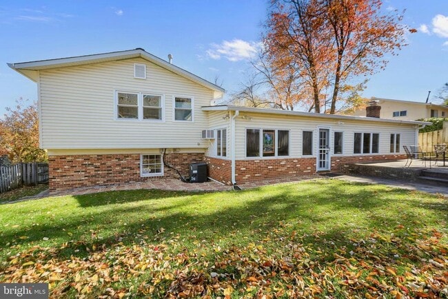 Building Photo - 4402 Medford Dr