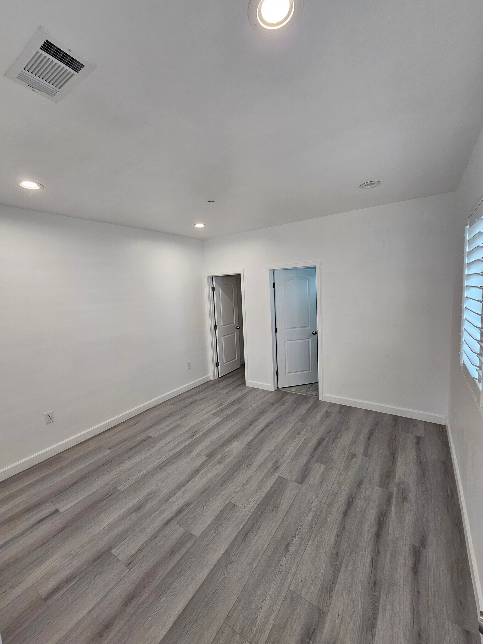 Building Photo - 3832 Temple City Blvd