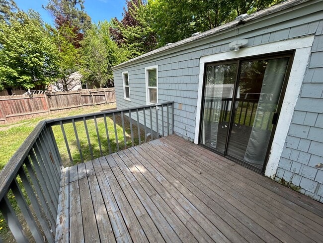 Building Photo - Cute 3 Bed, 1 Bath Home in Sunset Hill!