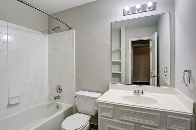 Building Photo - 3806 Flatwood Dr