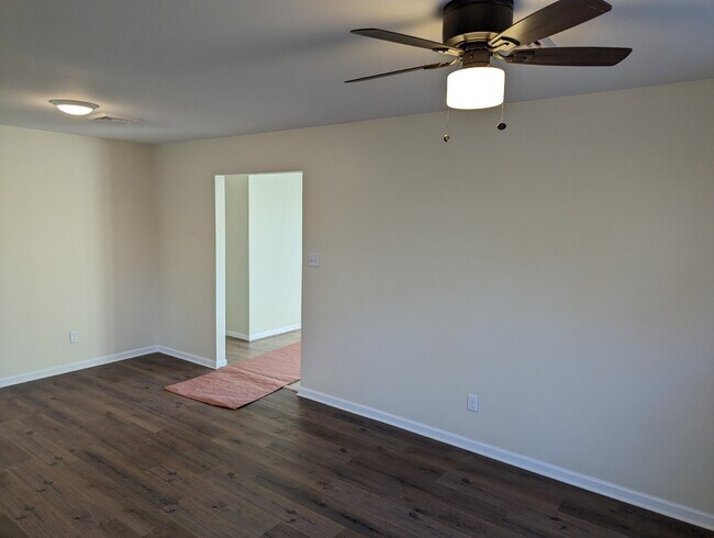 Building Photo - 1836 Perryville Rd