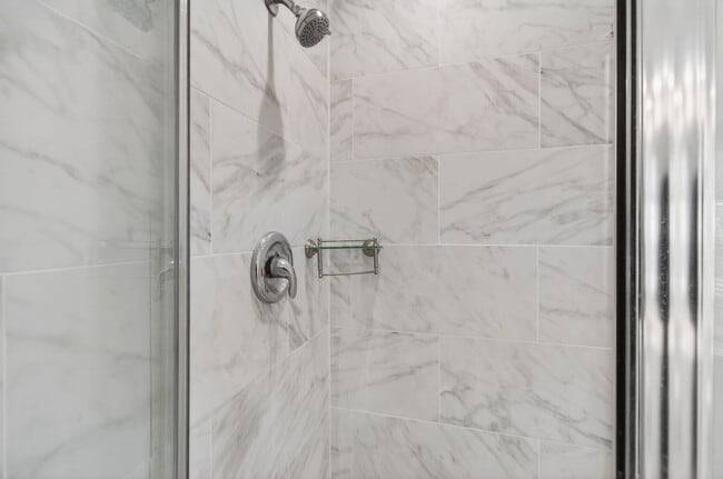 Building Photo - 7848 Travelers Tree Dr