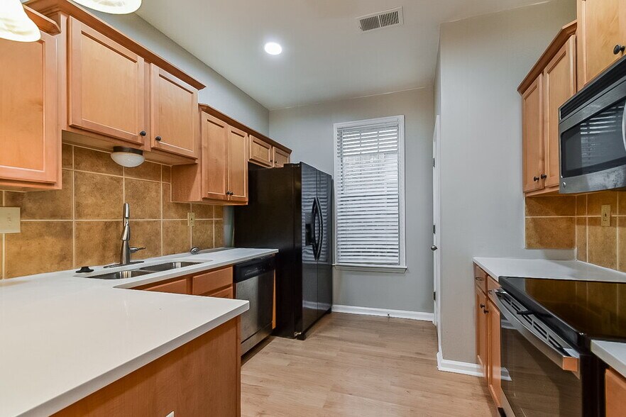 Building Photo - 8531 Griffin Park Dr