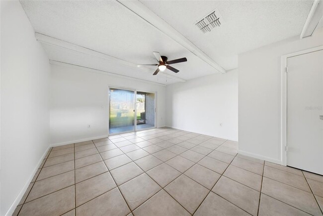 Building Photo - 2131 Ridge Rd S