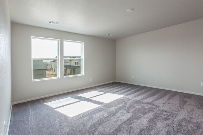 Building Photo - Exquisite 3 Bed 2.5 Bath Single Family Home