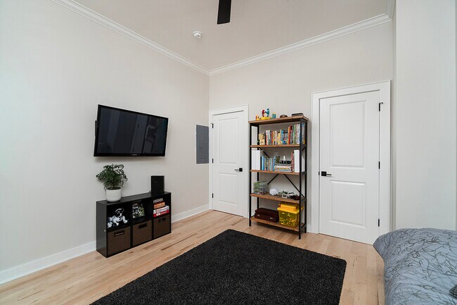 Building Photo - Poinsett Corners / Unit 110