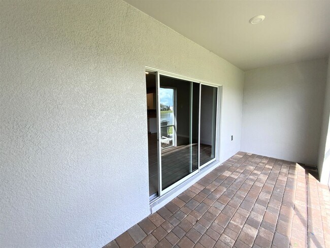 Building Photo - ** MEADOWOOD ** 3 BED / 2.5 BATH - TOWNHOME - GARAGE - NORTH NAPLES - ANNUAL RENTAL