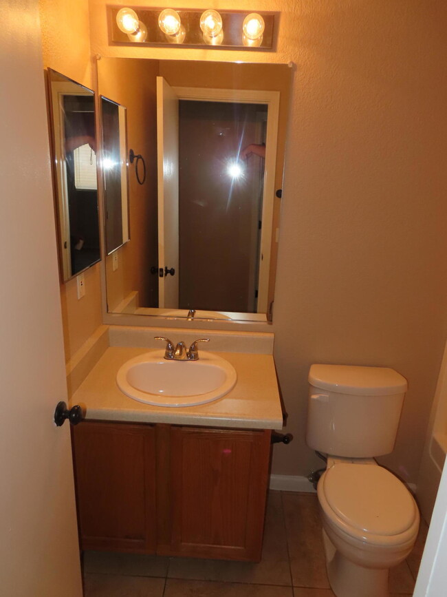 Building Photo - 33816 N Cherry Creek Rd