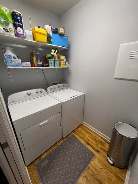 Building Photo - 624 E Walnut St