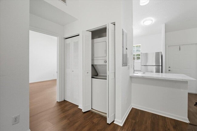 Building Photo - 6107 Garden Ct
