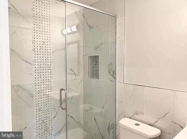 Building Photo - 2425 Frankford Ave