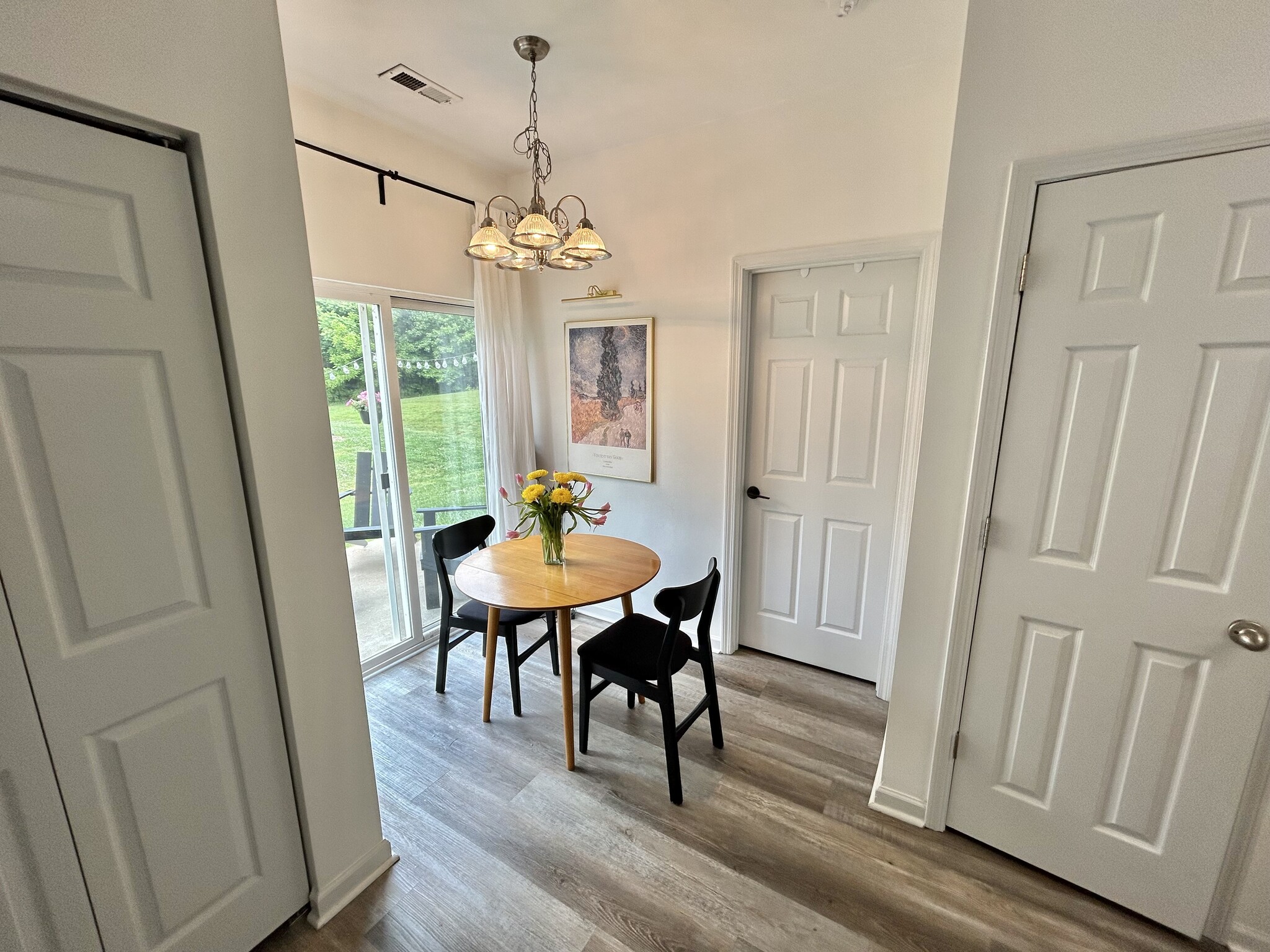 Dining Nook - 325 Hancock Union Ln