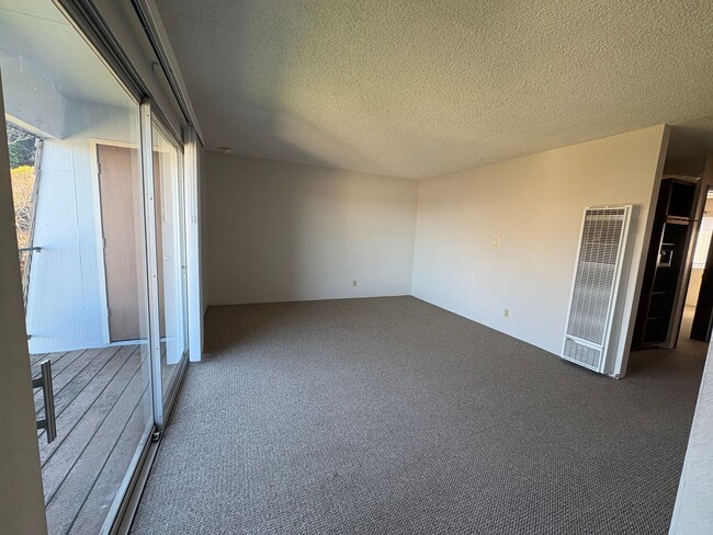 Building Photo - 15th St