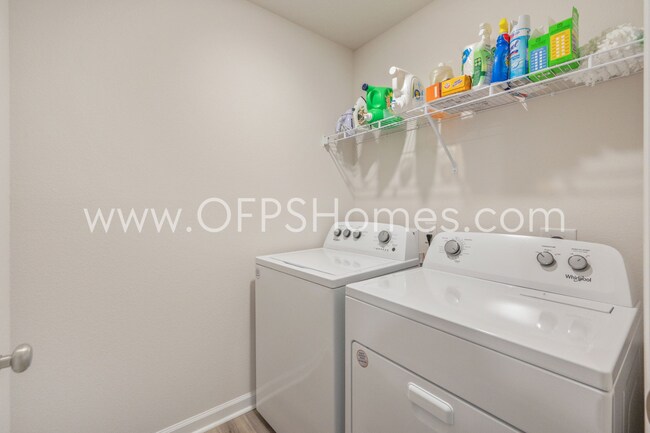 Building Photo - CRESTVIEW 4BED/2BATH - AVAILABLE JUNE 1ST!