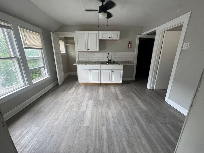 Building Photo - 12918 Ferris Ave
