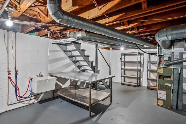 Building Photo - 109 E Arcadia Ave