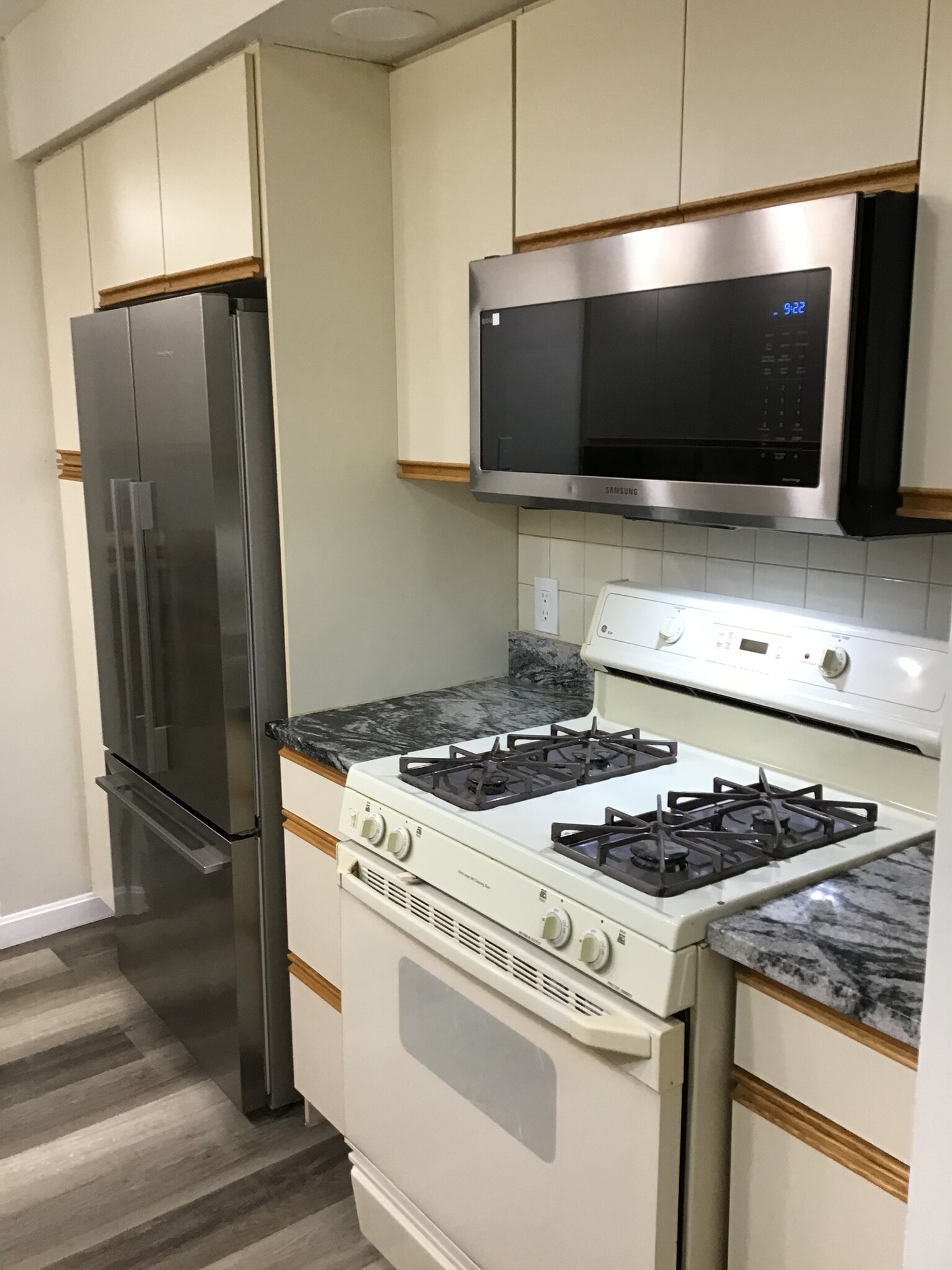 Building Photo - 210 Brook Village Rd