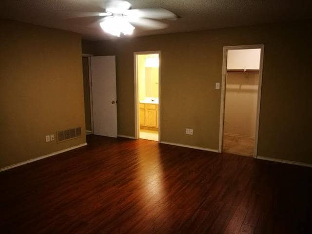 Building Photo - 2232 Maple Dr