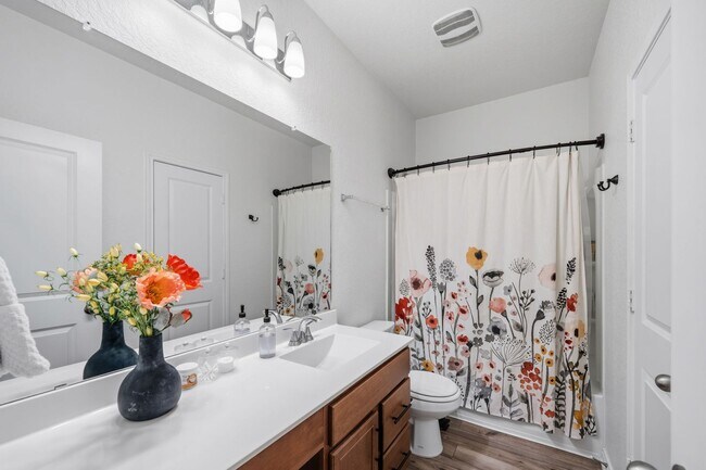 Building Photo - 4015 Casita Mia St