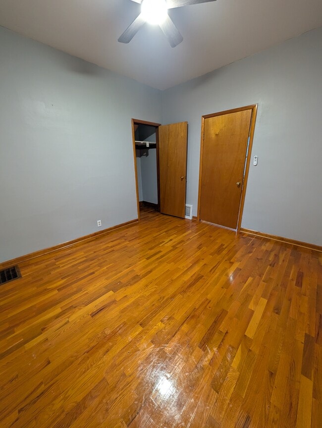 Building Photo - 528 NE Ohio Ave