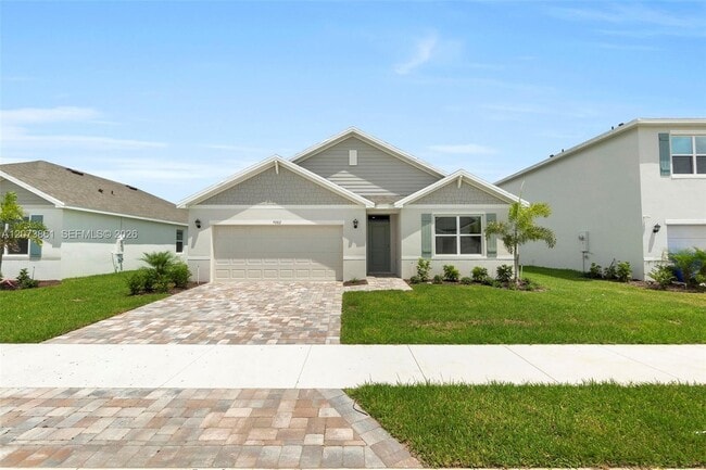 Building Photo - 9082 Venetian Sq